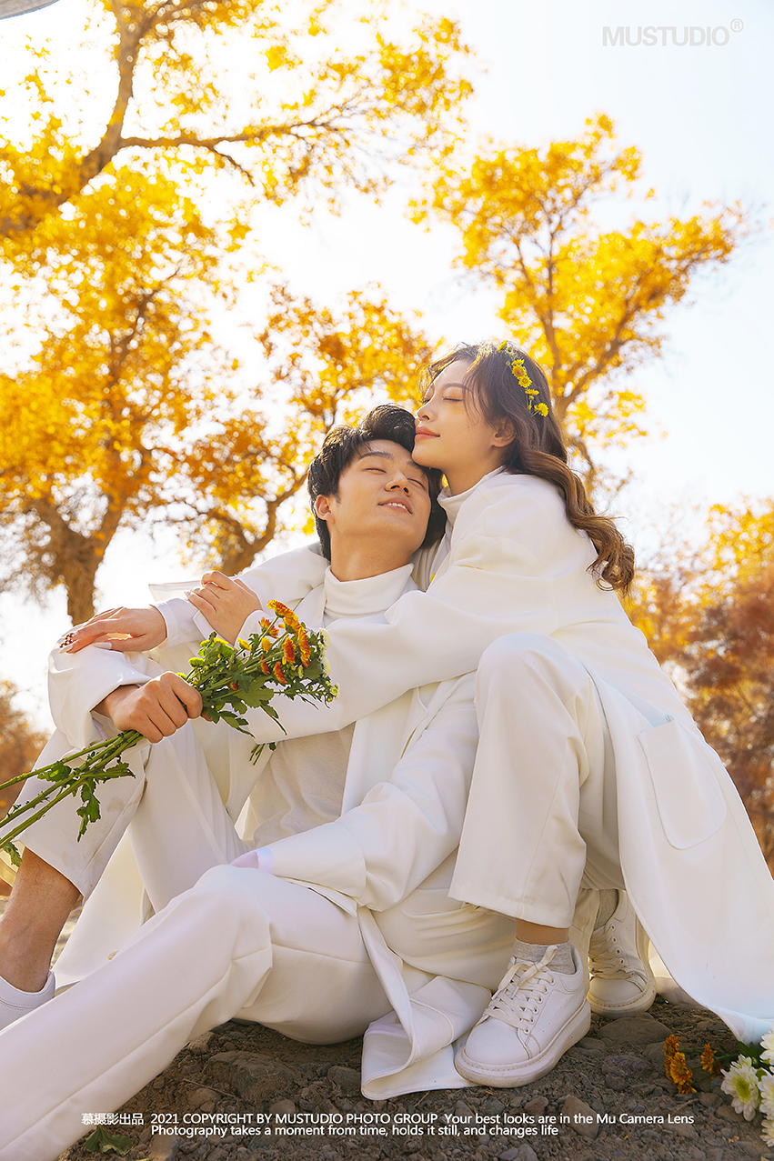 森系度假婚纱照丨林间携手