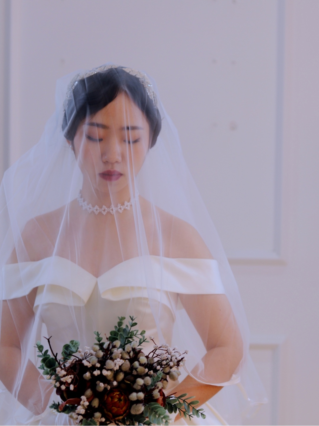 简约优雅缎面婚纱+秀禾+露背礼服