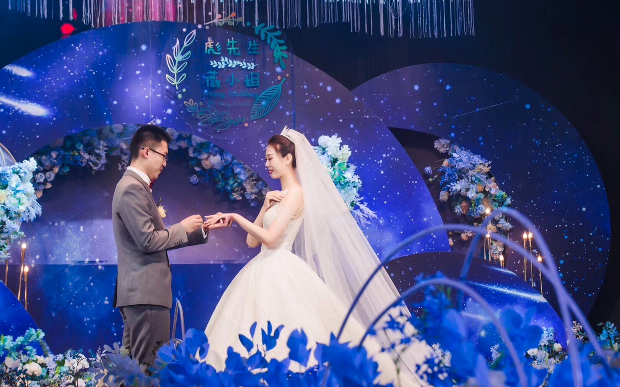 跟妆优惠中送妈妈妆伴娘妆