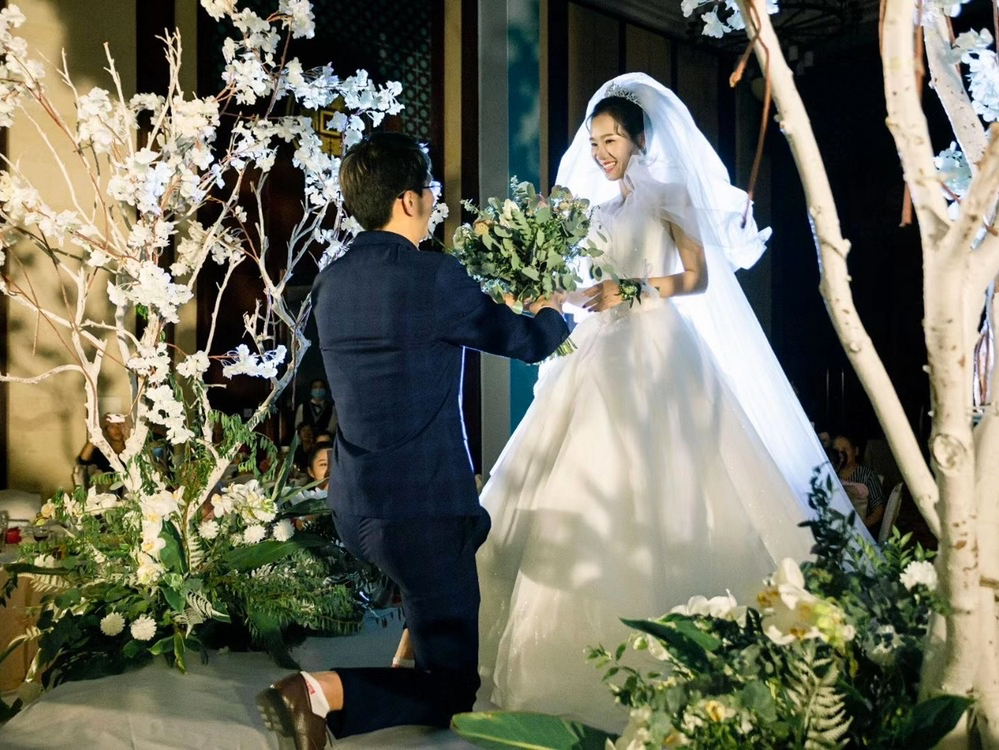 总监档婚礼晚宴跟妆+两个亲友妆