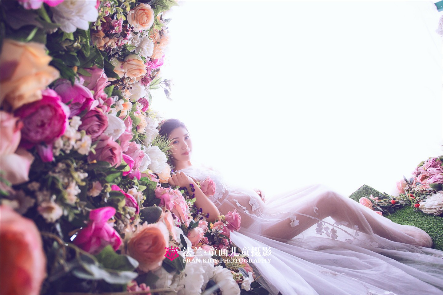 法兰婚纱_保定法兰珠宝婚纱图片(2)