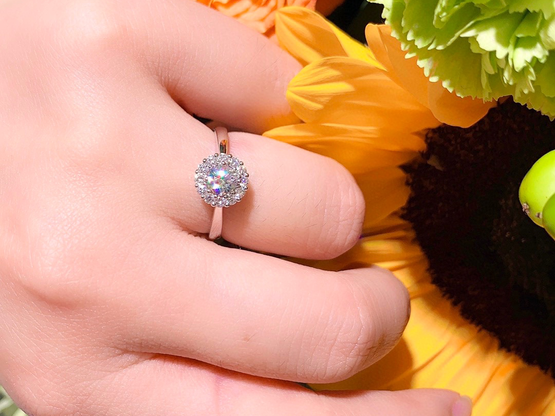 爱的太阳花定制50分阳光钻戒心动价