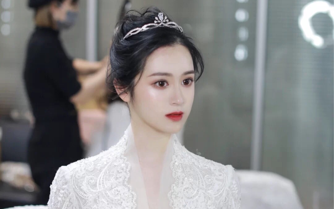 皇冠妆面造型新娘（满满的仪式感）