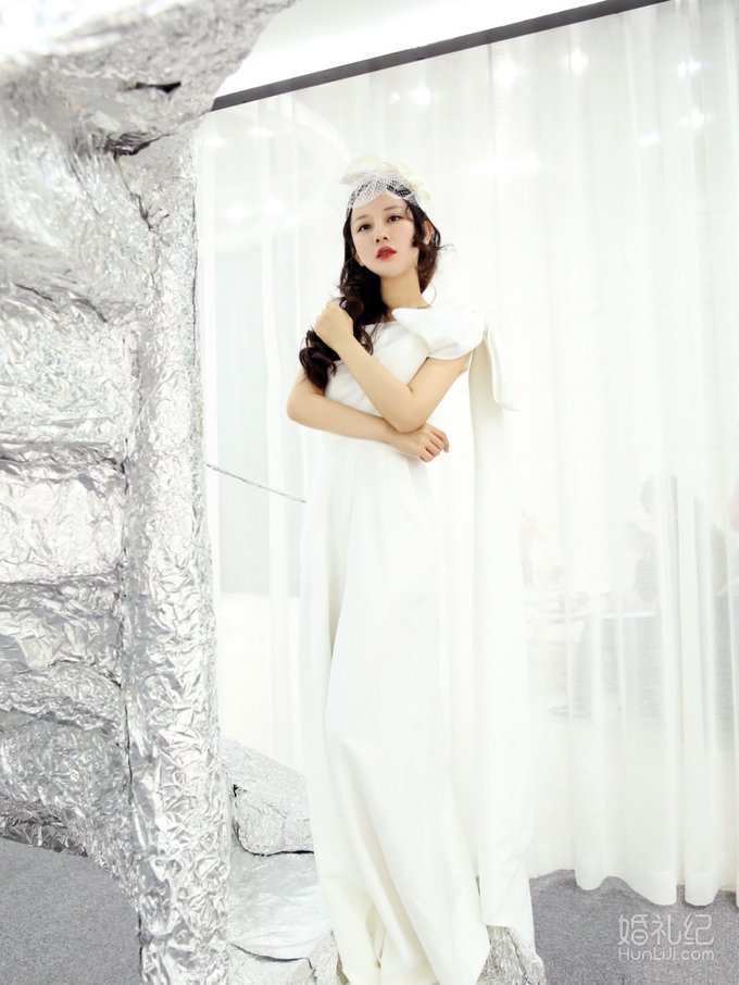 #试纱look#试完婚纱想结第二次婚了[大笑]