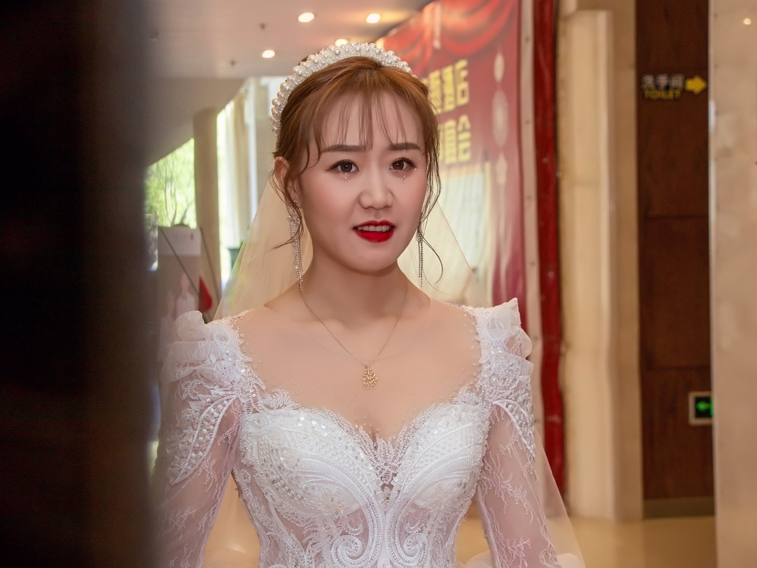 资深化妆师全天婚礼跟妆限时优惠套餐