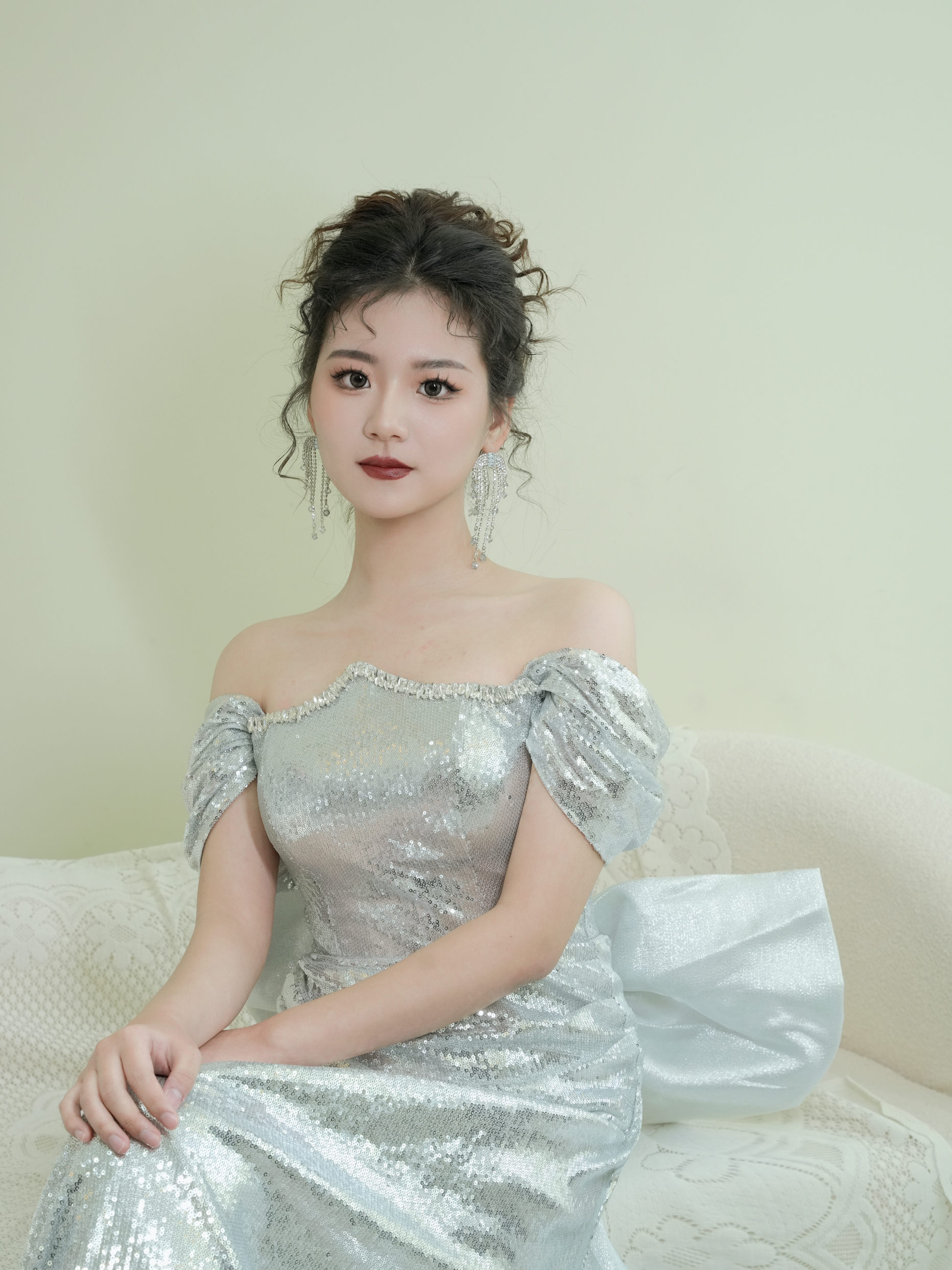 蛋卷羊毛卷敬酒服造型