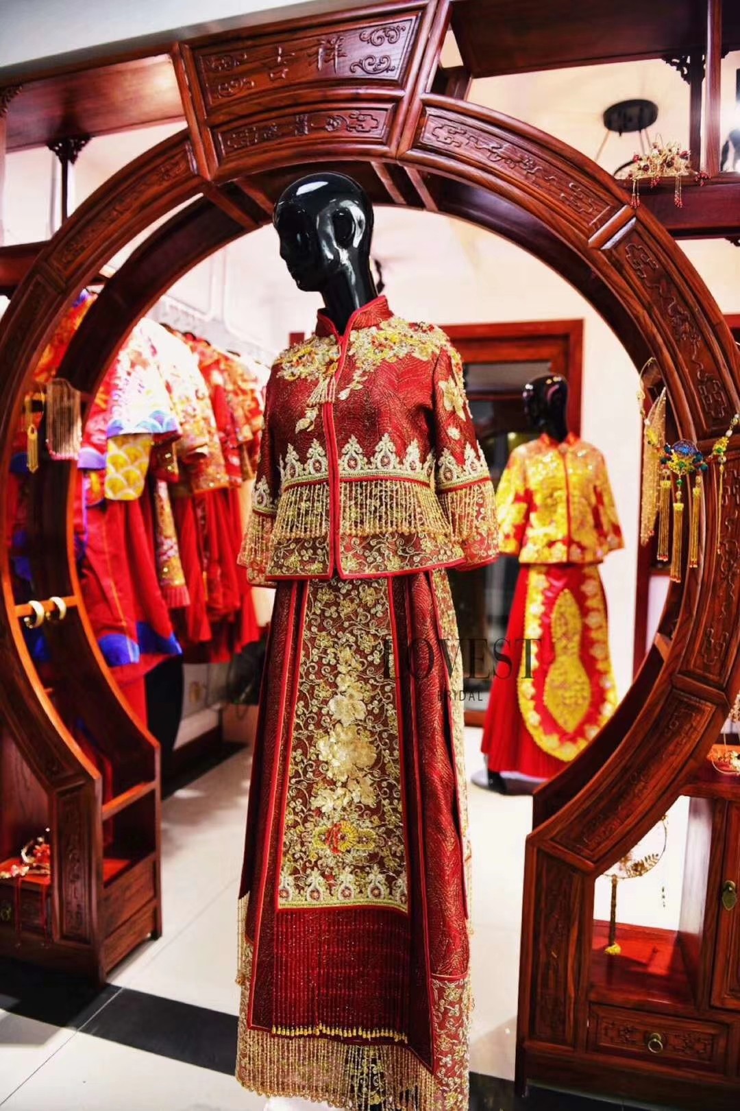洛维思婚纱礼服馆