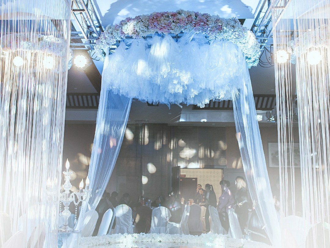 玫瑰缘婚礼定制《浮梦》:雾霾蓝，简约大气