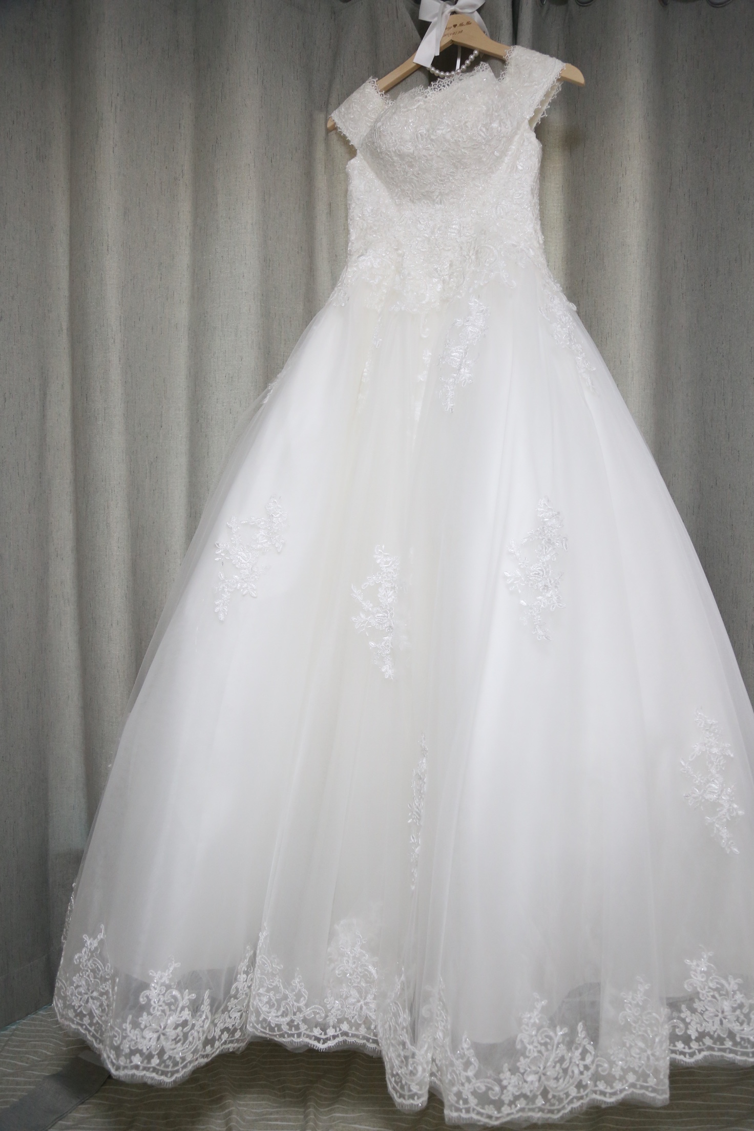 结婚礼服、婚纱、伴娘服、敬酒服转让