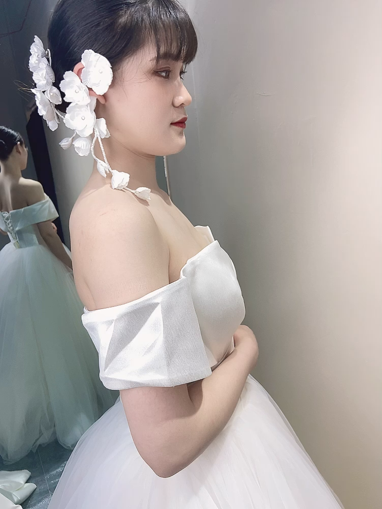 三套婚纱礼服➕跟妆