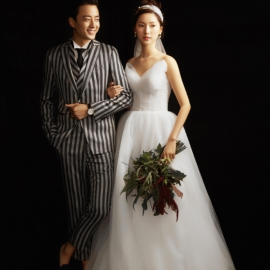 创作全新拍摄理念，高定婚纱西装拍摄