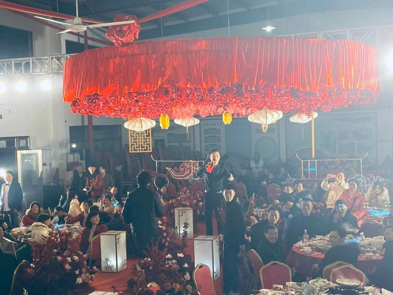 简单  自然 清新风主持人