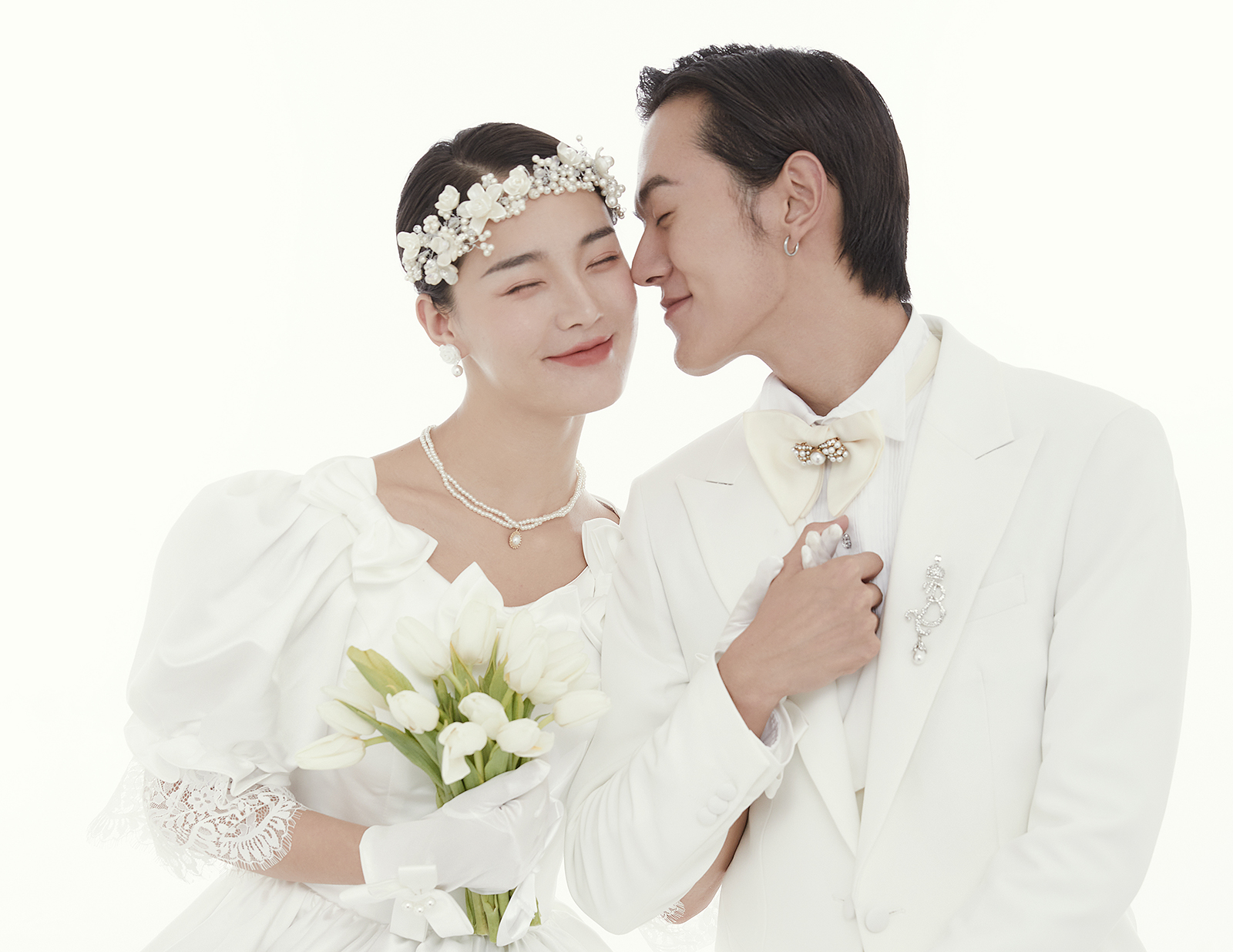 【火爆特价】8套服装＋底片全送婚纱照