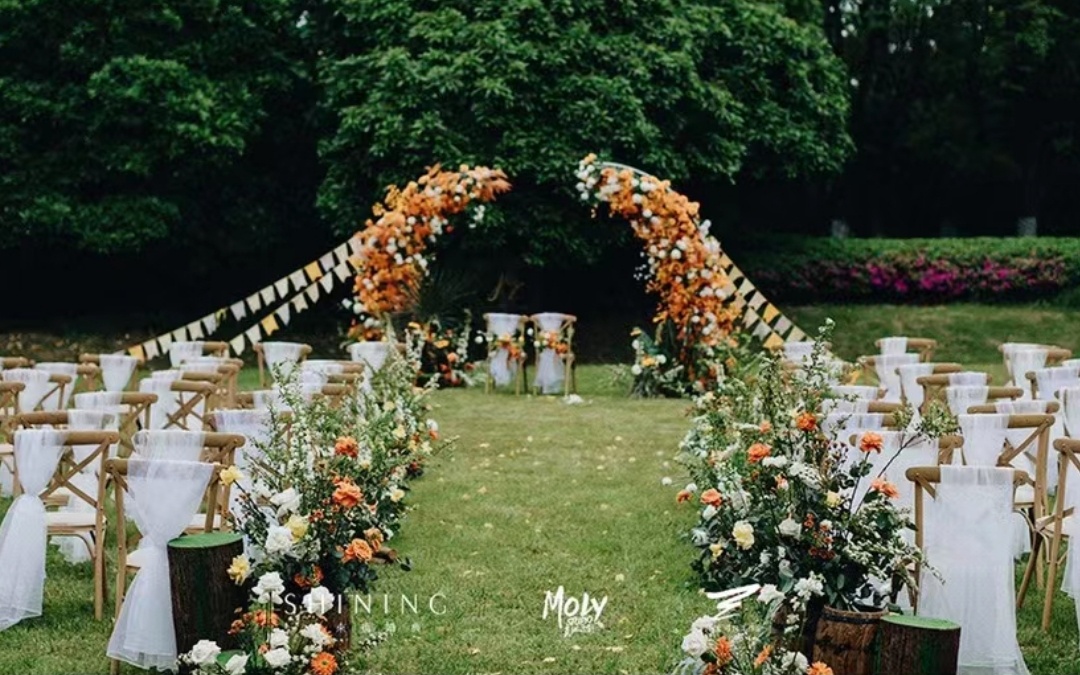 明亮活泼|清新简约ins风黄色系草坪婚礼