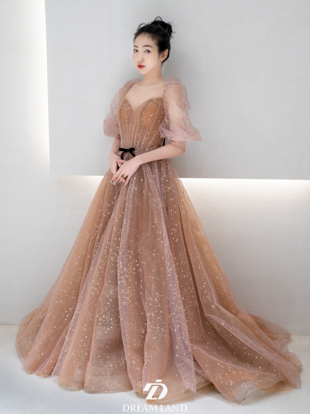 国际品牌婚纱 租赁三件套