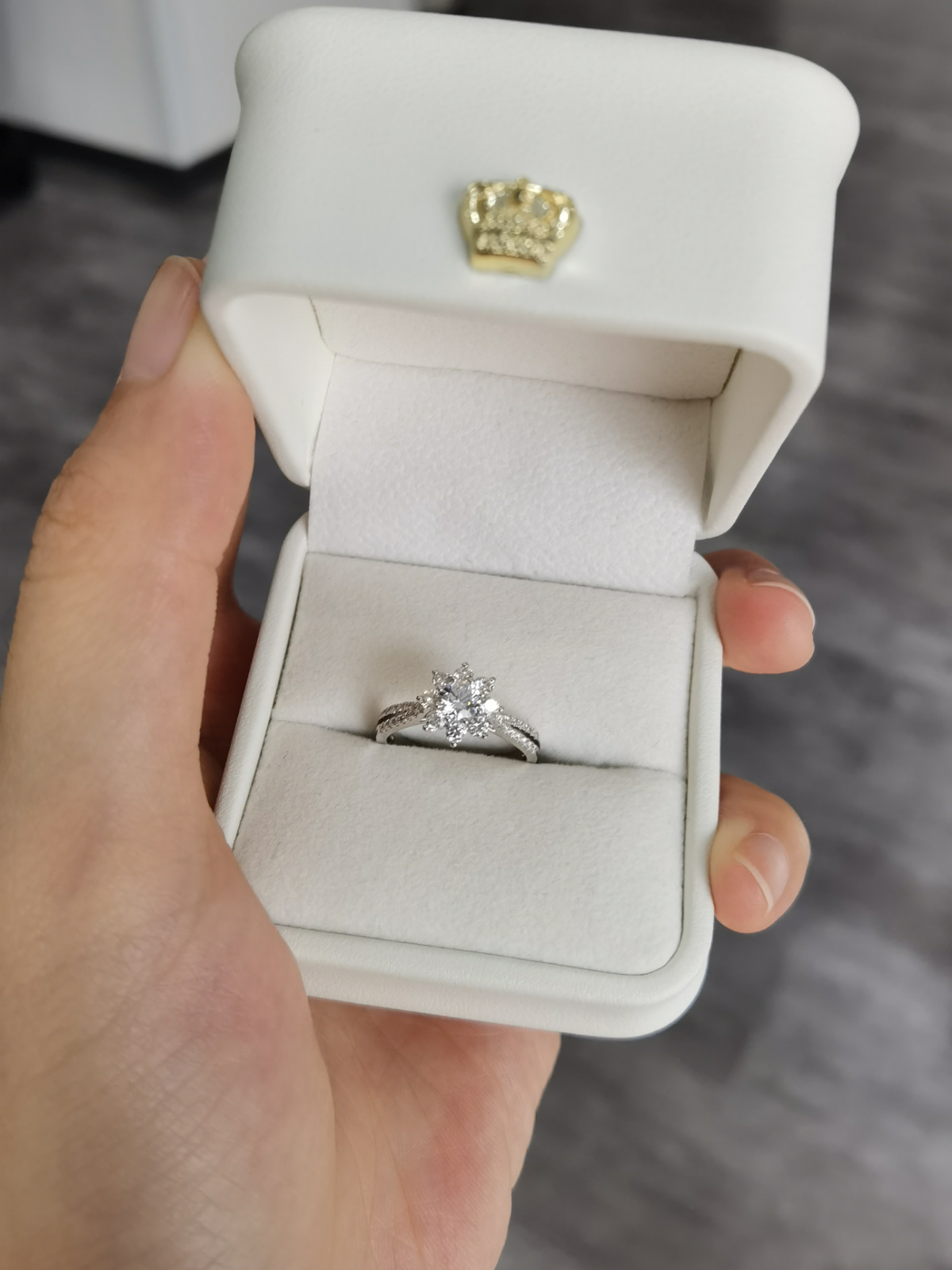 选结婚钻戒冲这家❗️靠谱又划算👏