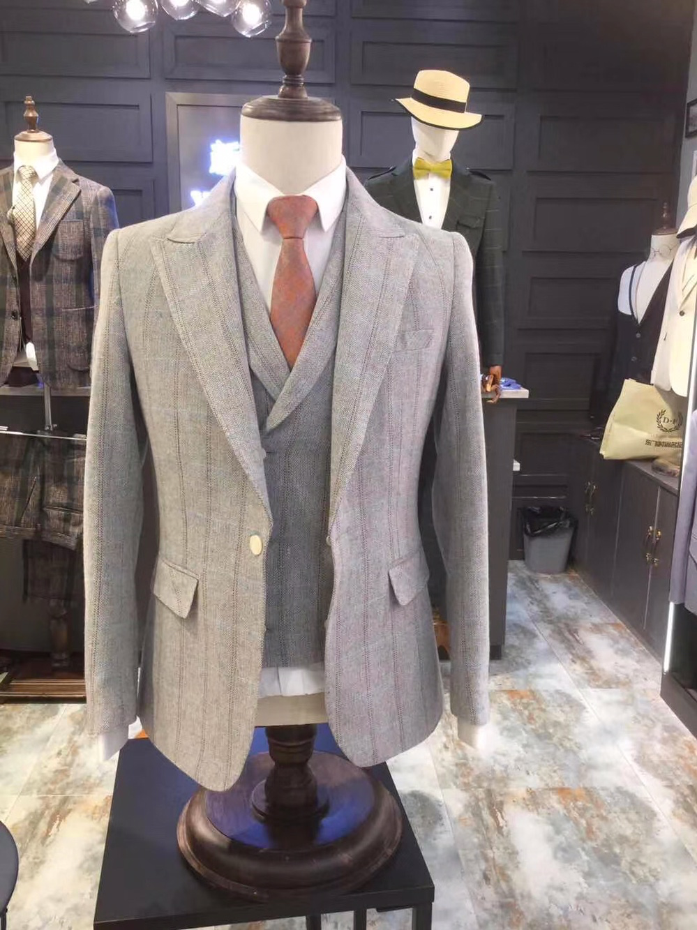 私人定制西服五件套【含马甲＋衬衣＋领结】