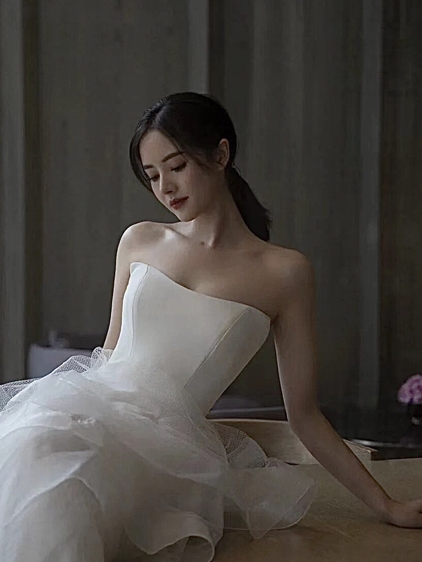 【限时特惠】资深级化妆师单妆，赠送一个亲友妆