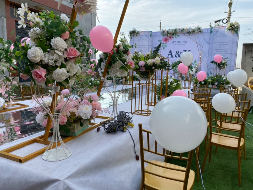 白绿色小清新户外浪漫婚礼