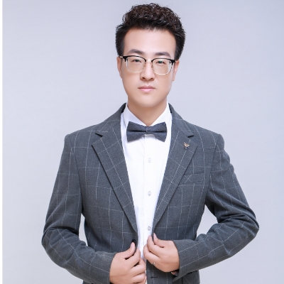 李伟
