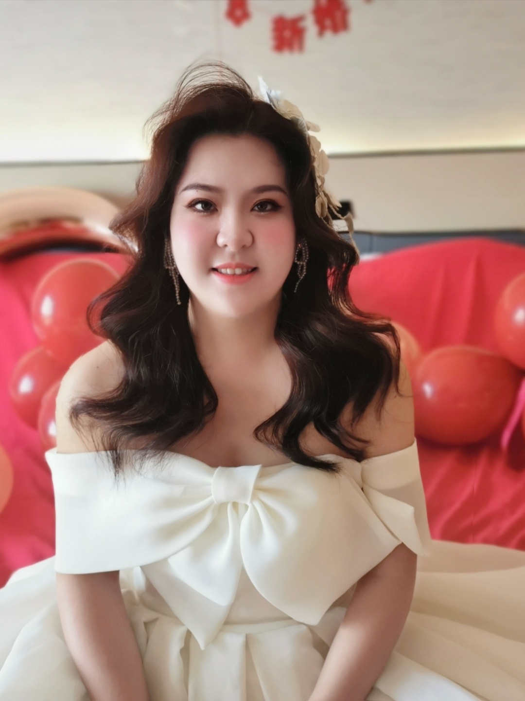全程贴心服务新娘跟妆，优惠活动持续发酵