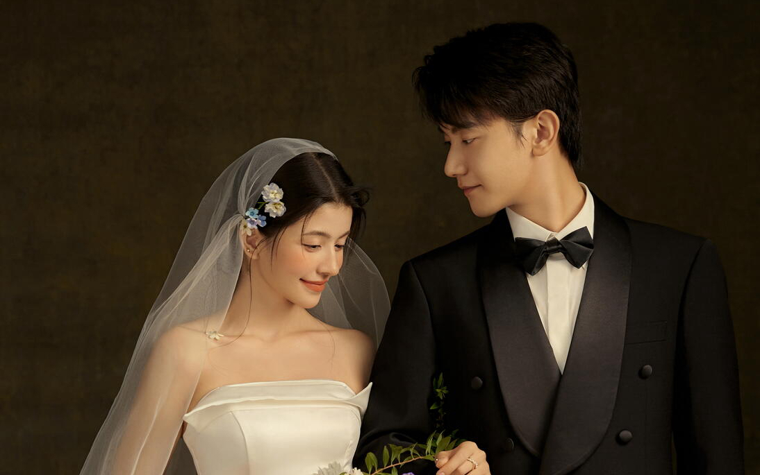 【复古底色的婚纱照油画调调】