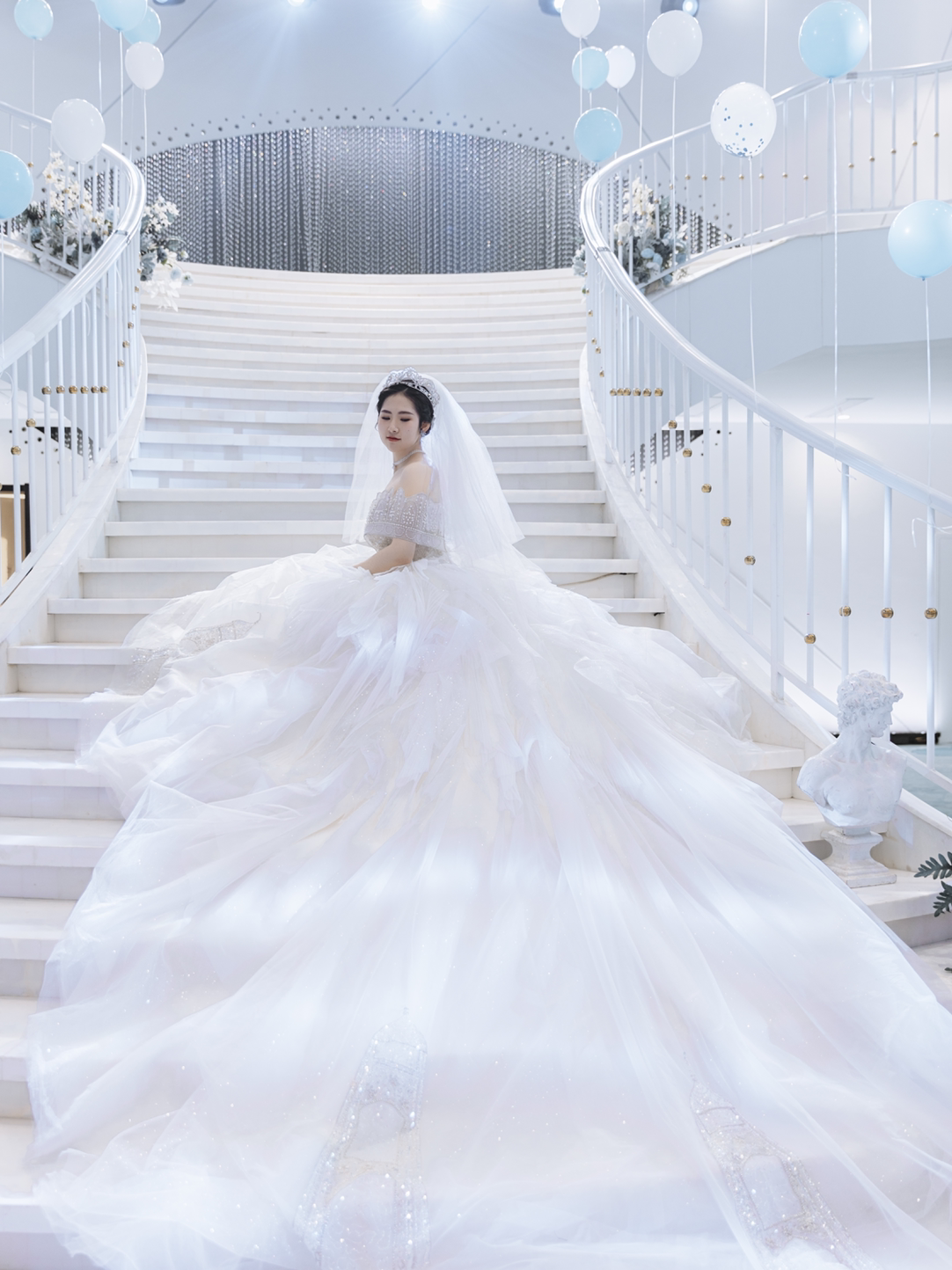 高端婚礼新娘午宴跟妆