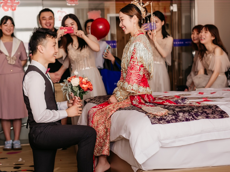 全程跟妆送妈妈伴娘妆面加造型