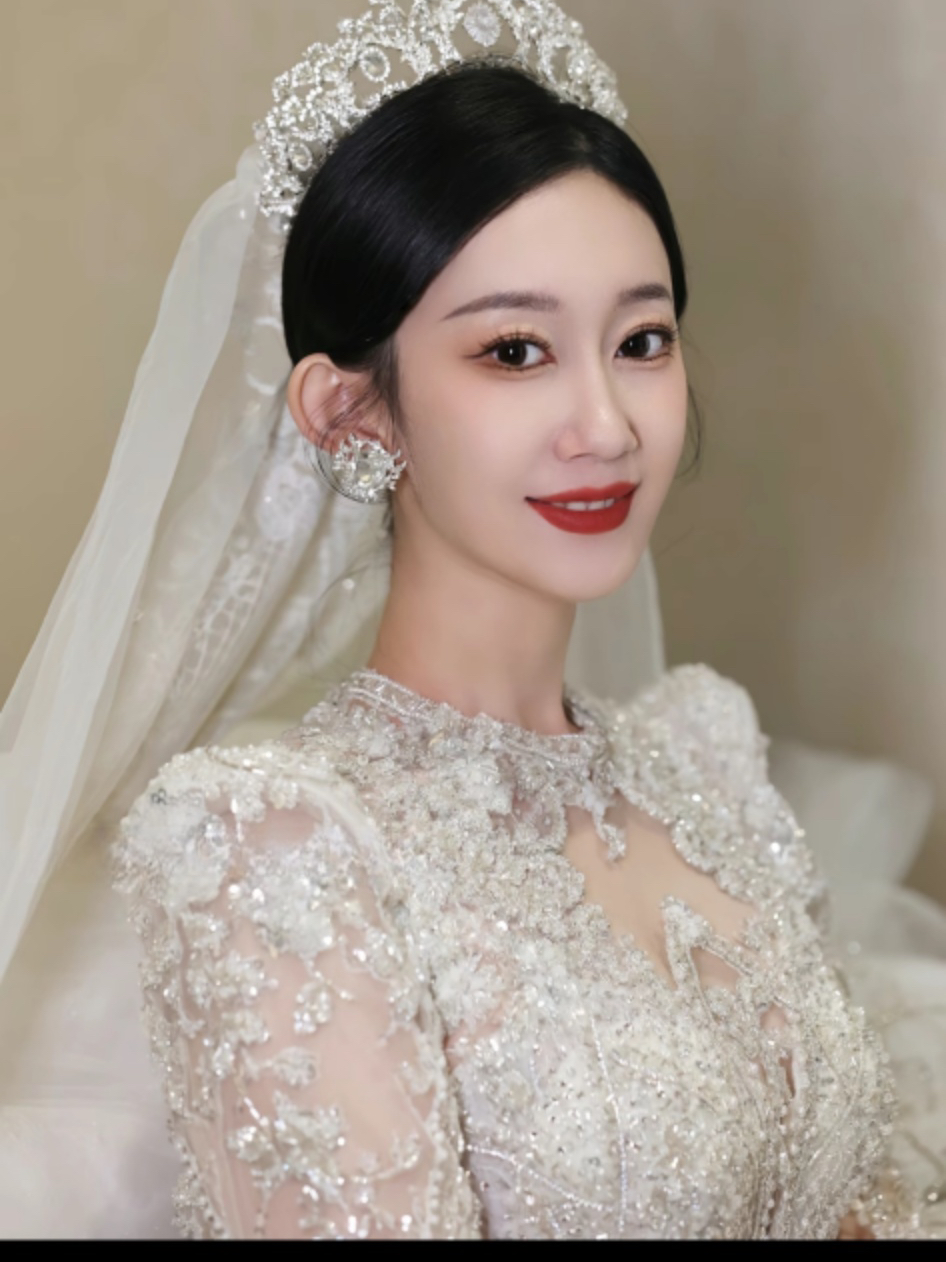 资深新娘半天跟妆迎宾晚宴妆2妆2造+新郎妆