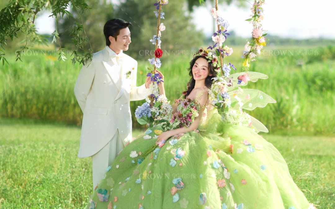 救命！這組森系婚紗照，把“童話感”玩出花了??
