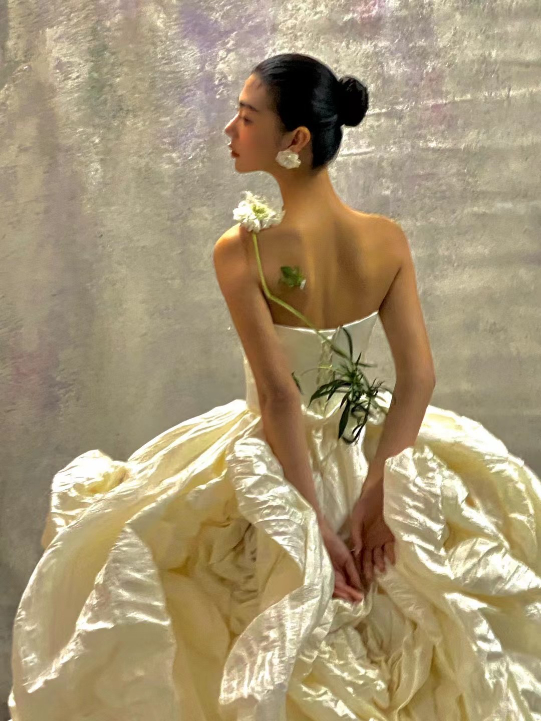 花朵小拖尾主纱