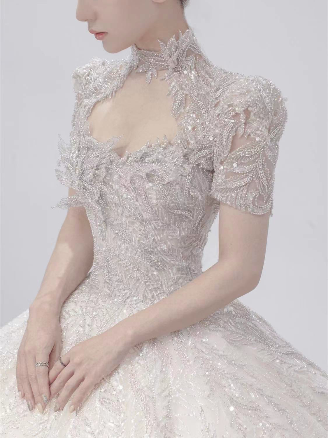全场服装任选设计师定制款系列婚纱+资深化妆师