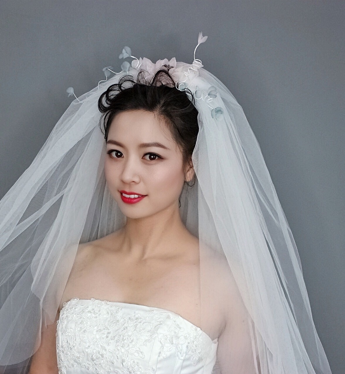 迎宾晚安妆面及造型