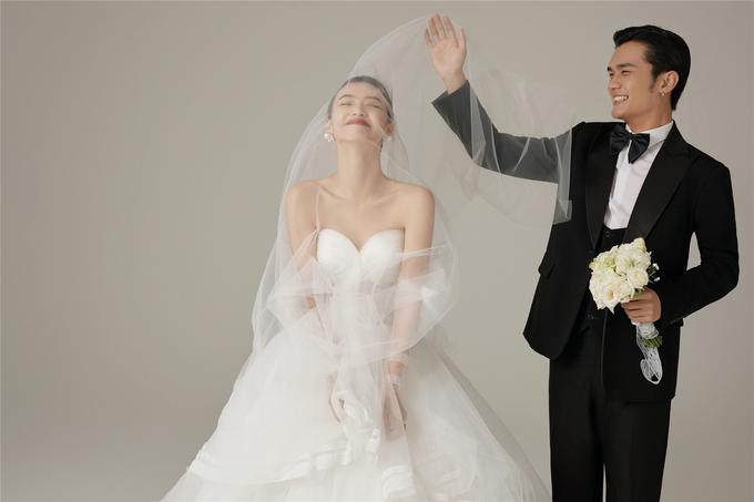 喜嫁风”首席团队4套服装“情绪松弛品牌创新婚纱照