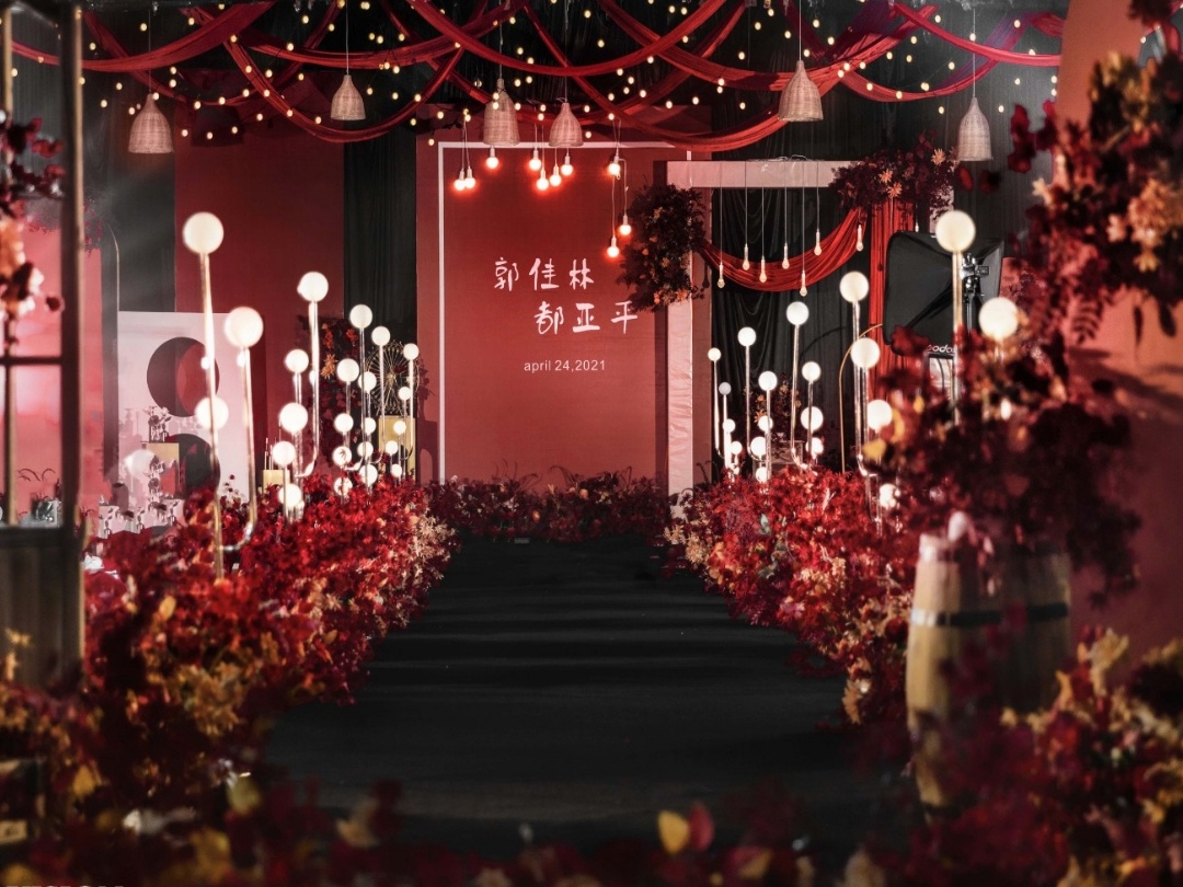 紅色婚禮，套餐價(jià)6800元