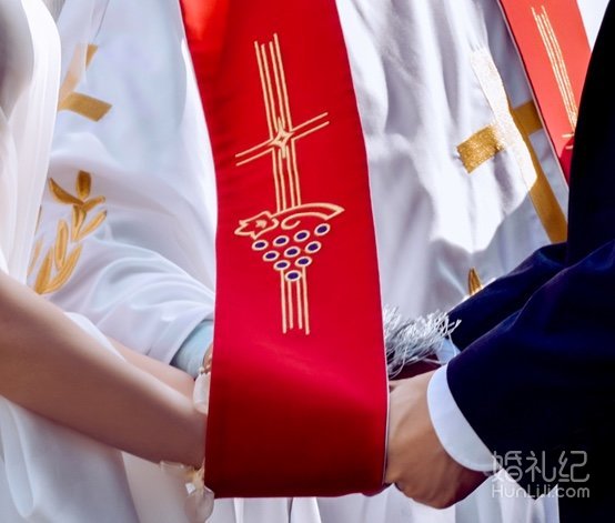 我们把婚礼办成了狂欢派对，快乐自在最重要[吐舌]