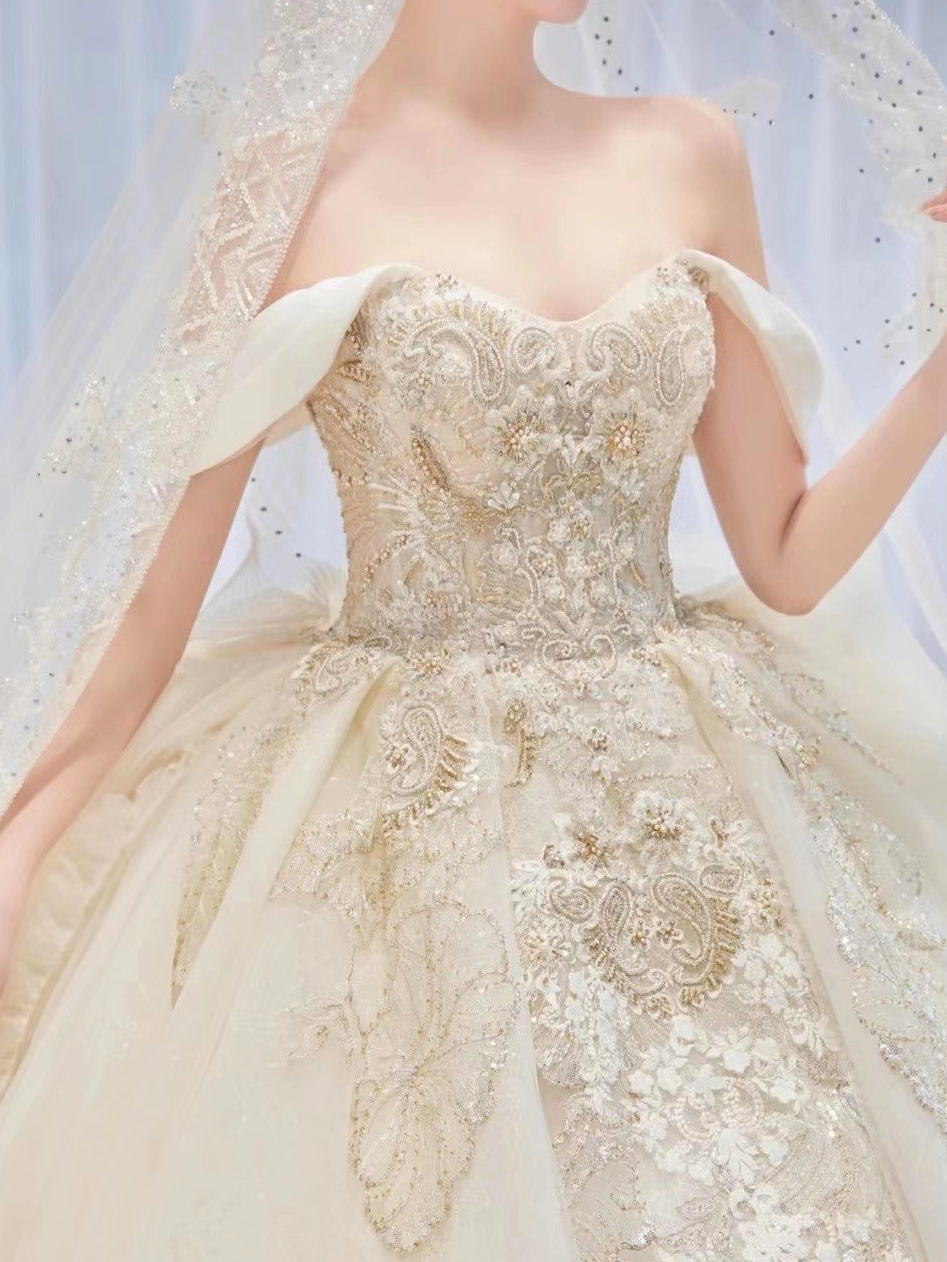 菏泽艾慕丝奢华重工拖尾主纱仪式纱