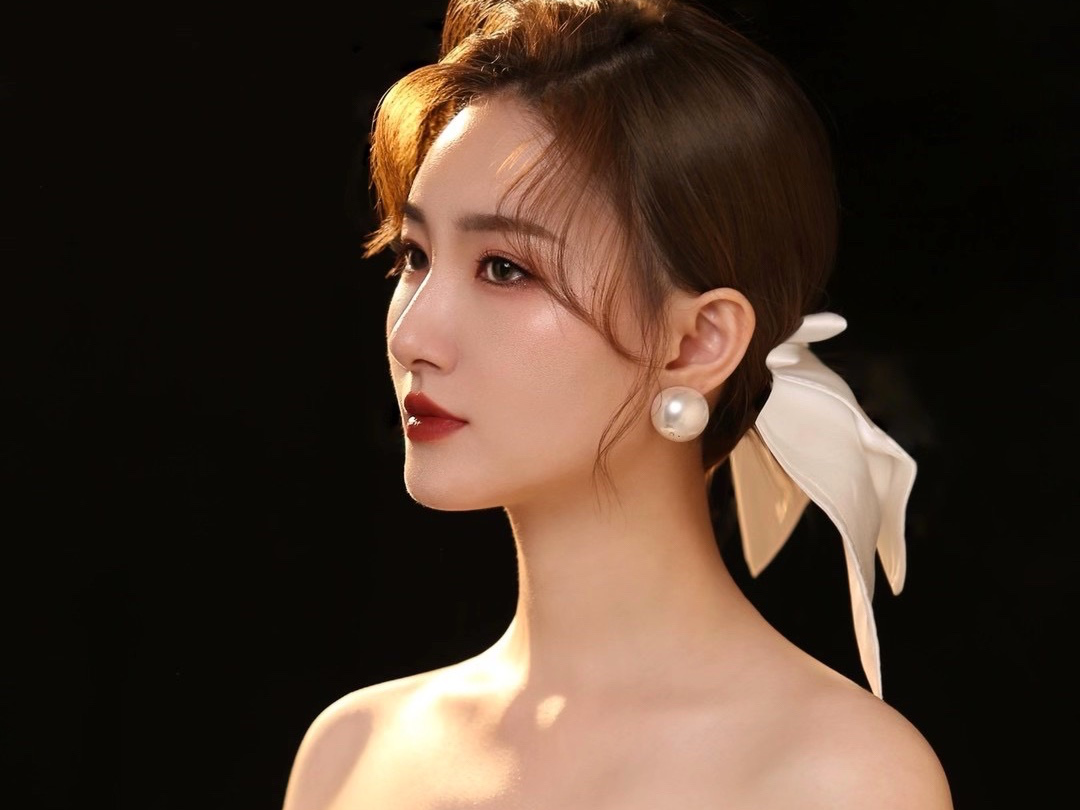 精致新娘跟妆套系三妆+三造全程跟妆，