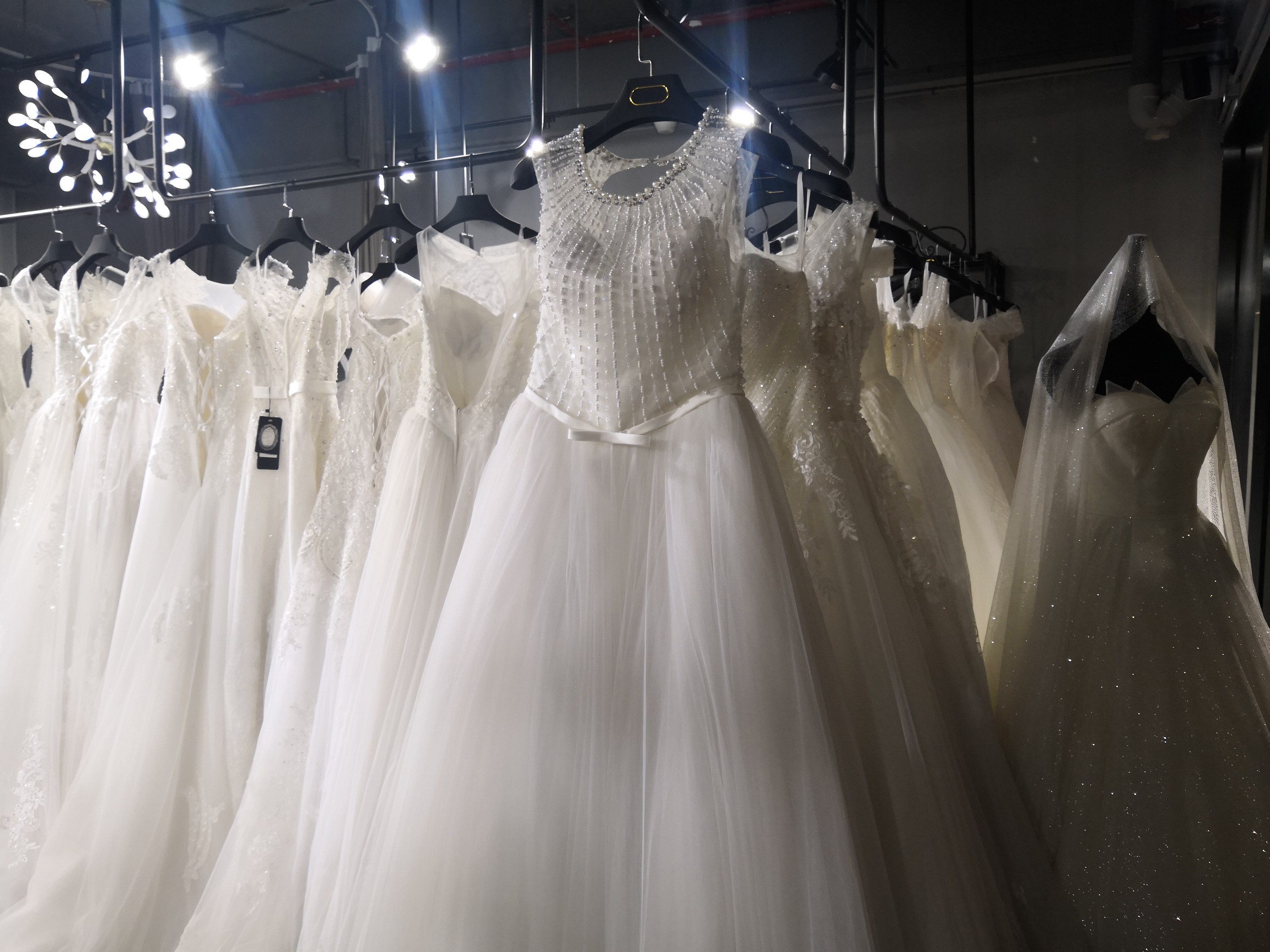 卡洛婚纱礼服馆