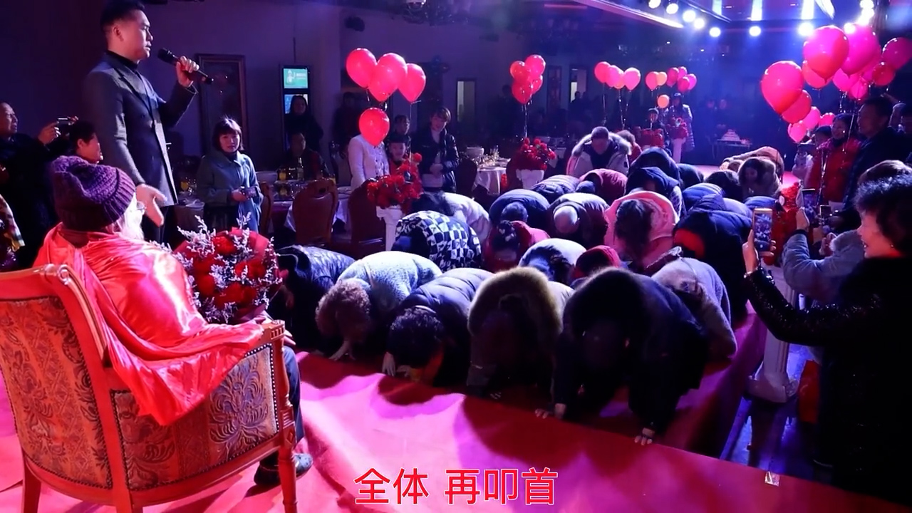 成名歌星主持人，为新人锦上添花。