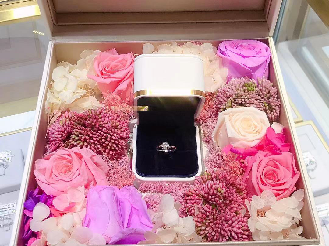 宝藏款式轻奢小众公主皇冠6爪女戒