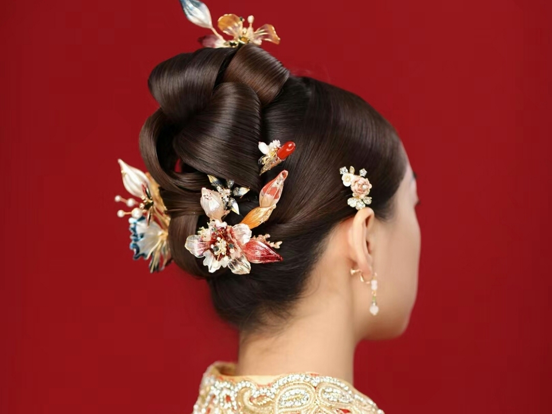 资深化妆师新娘跟妆+头饰免费佩戴（赠送妈妈妆）