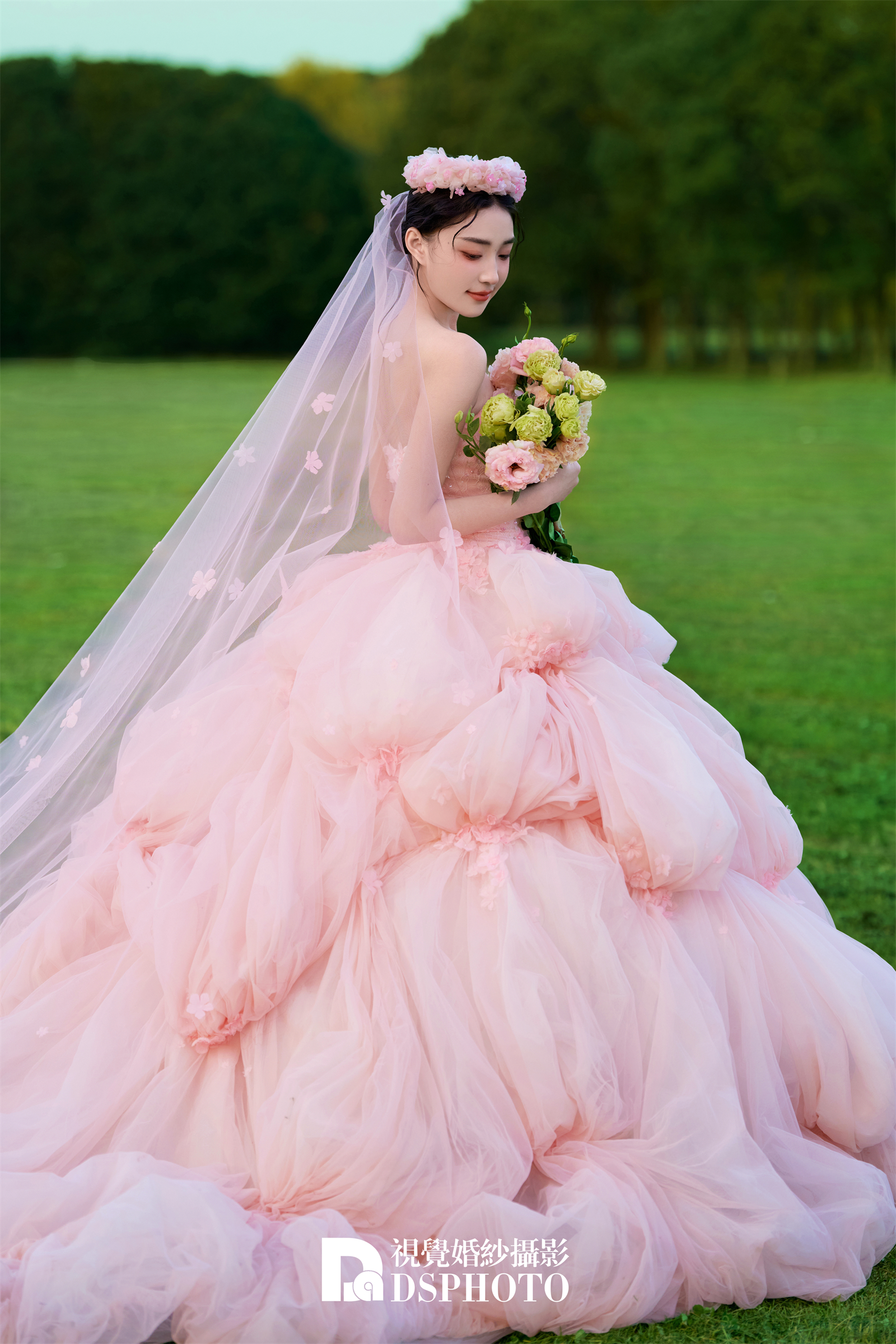 粉纱/森系草坪婚纱照
