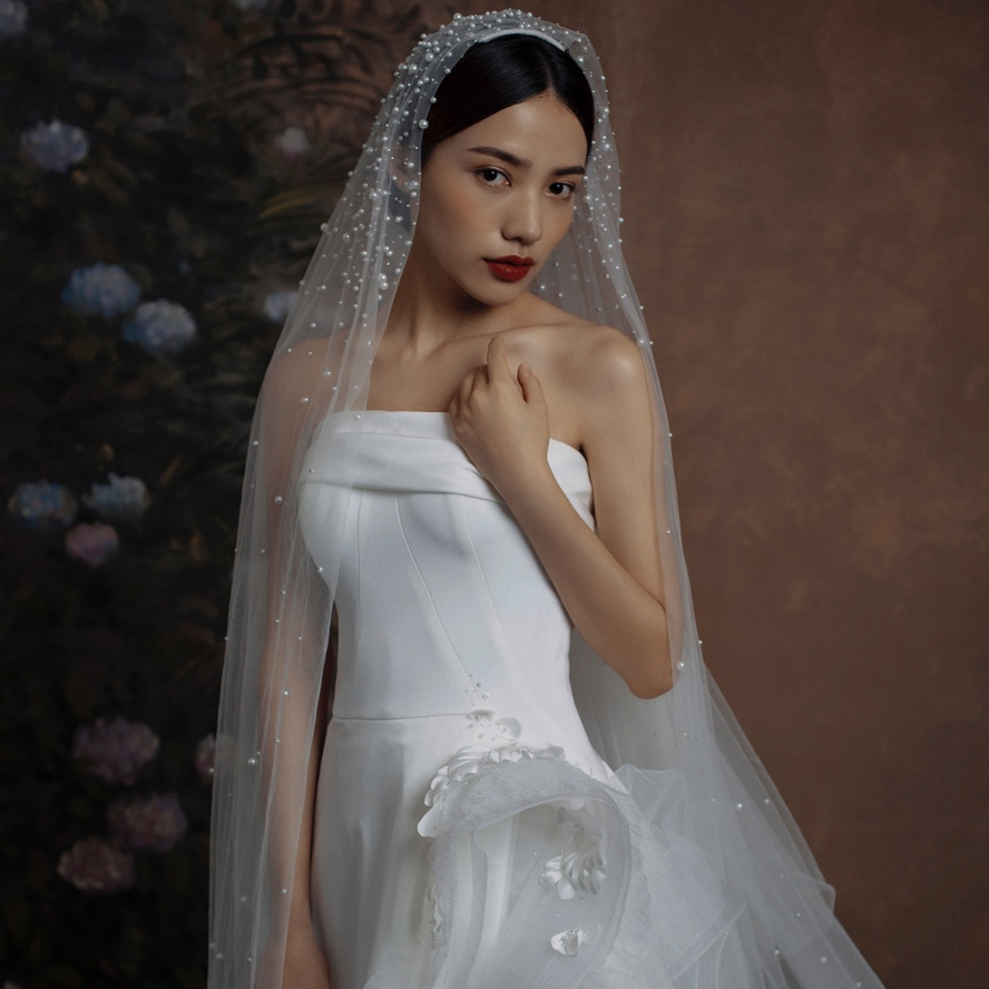 唯美经典画意感妆面，适合酒店晚宴