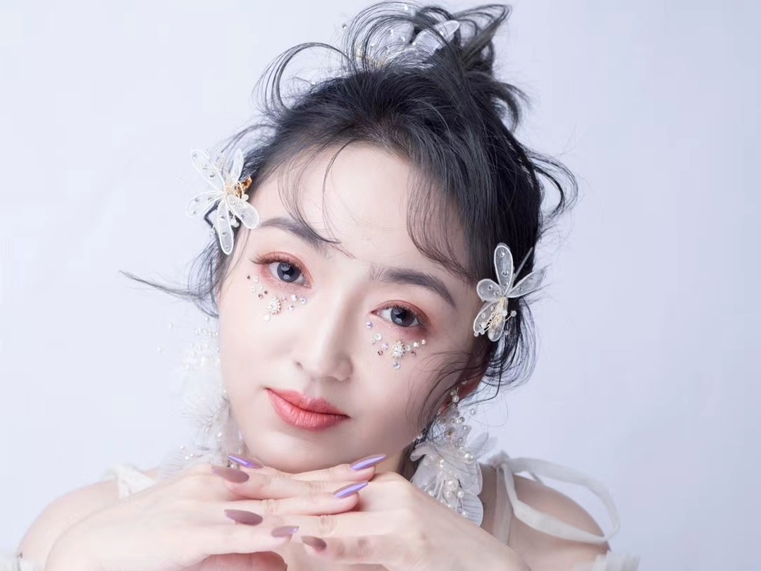 高级化妆师    全程跟妆