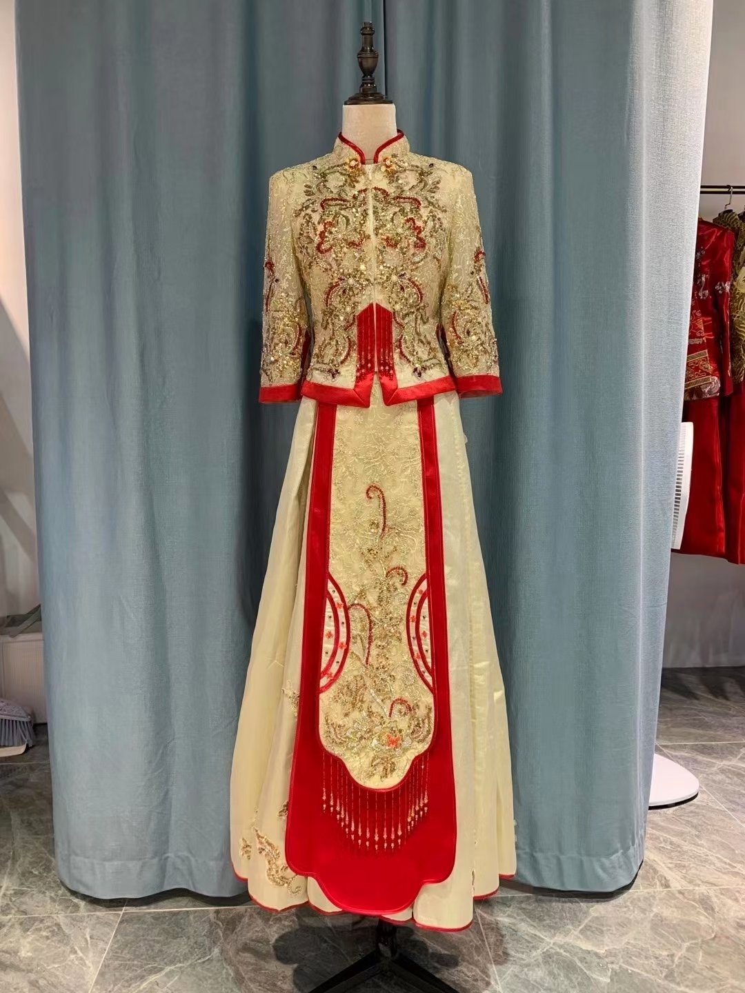 新款新娘金色秀禾服缎面婚纱丝绒敬酒服