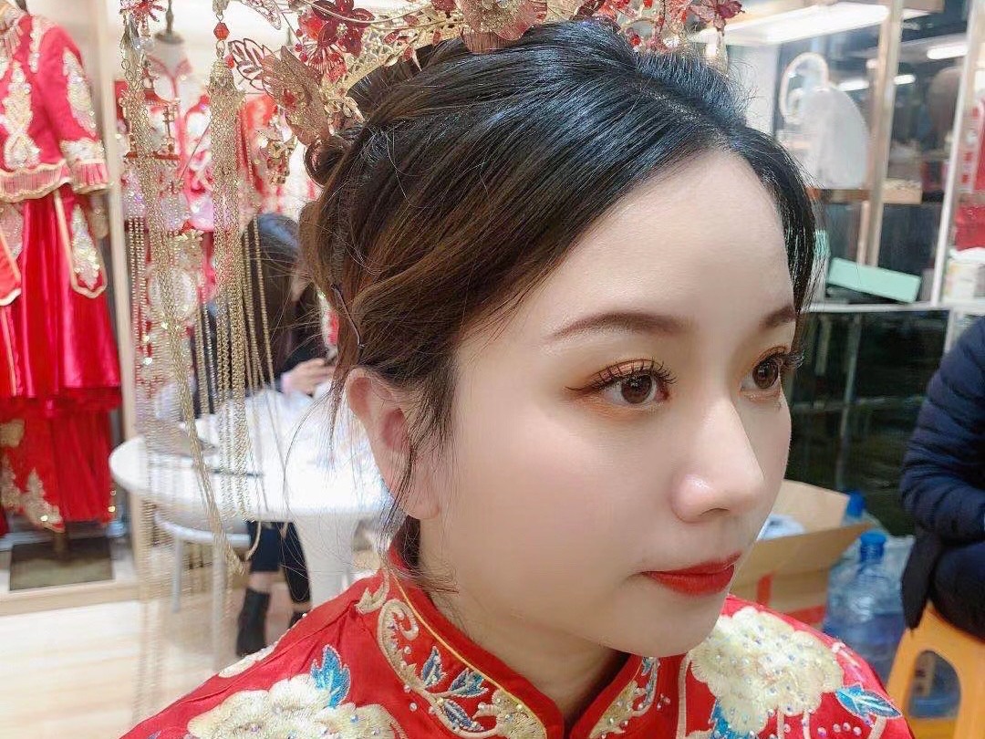 资深化妆师全天跟妆送妈妈妆