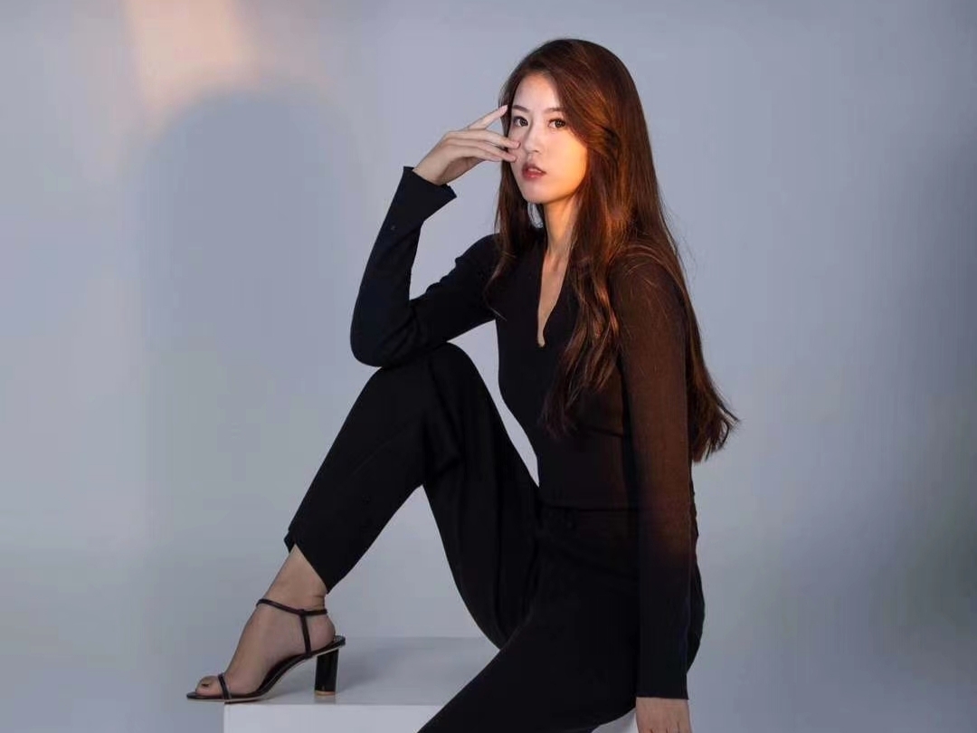 精致个人形象造型设计
艺考妆，约会妆，面试妆