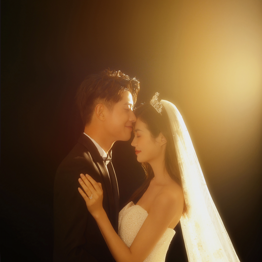【活動(dòng)】?jī)?nèi)外景通拍+10服10造+送婚紗