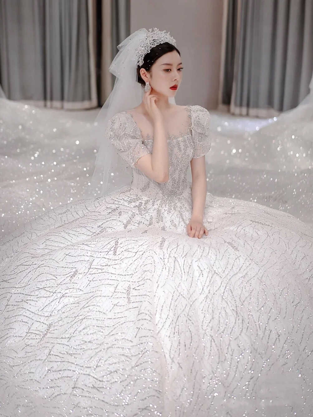 维多利亚 高定大拖主纱+出门纱+敬酒服+伴娘服